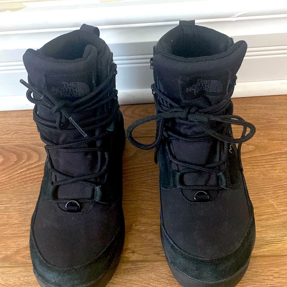 The North Face men chilkat v cognito waterproof Boot size 8 in Black